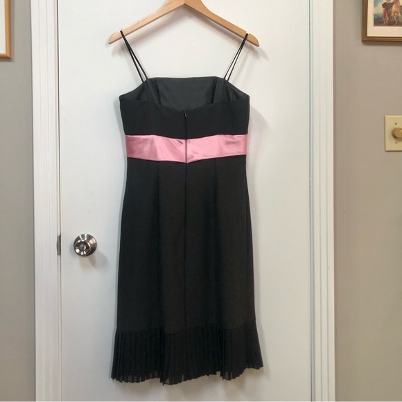 Cache vintage LBD with long satin pink bow spaghetti strap size 8 EUC - Picture 3 of 8